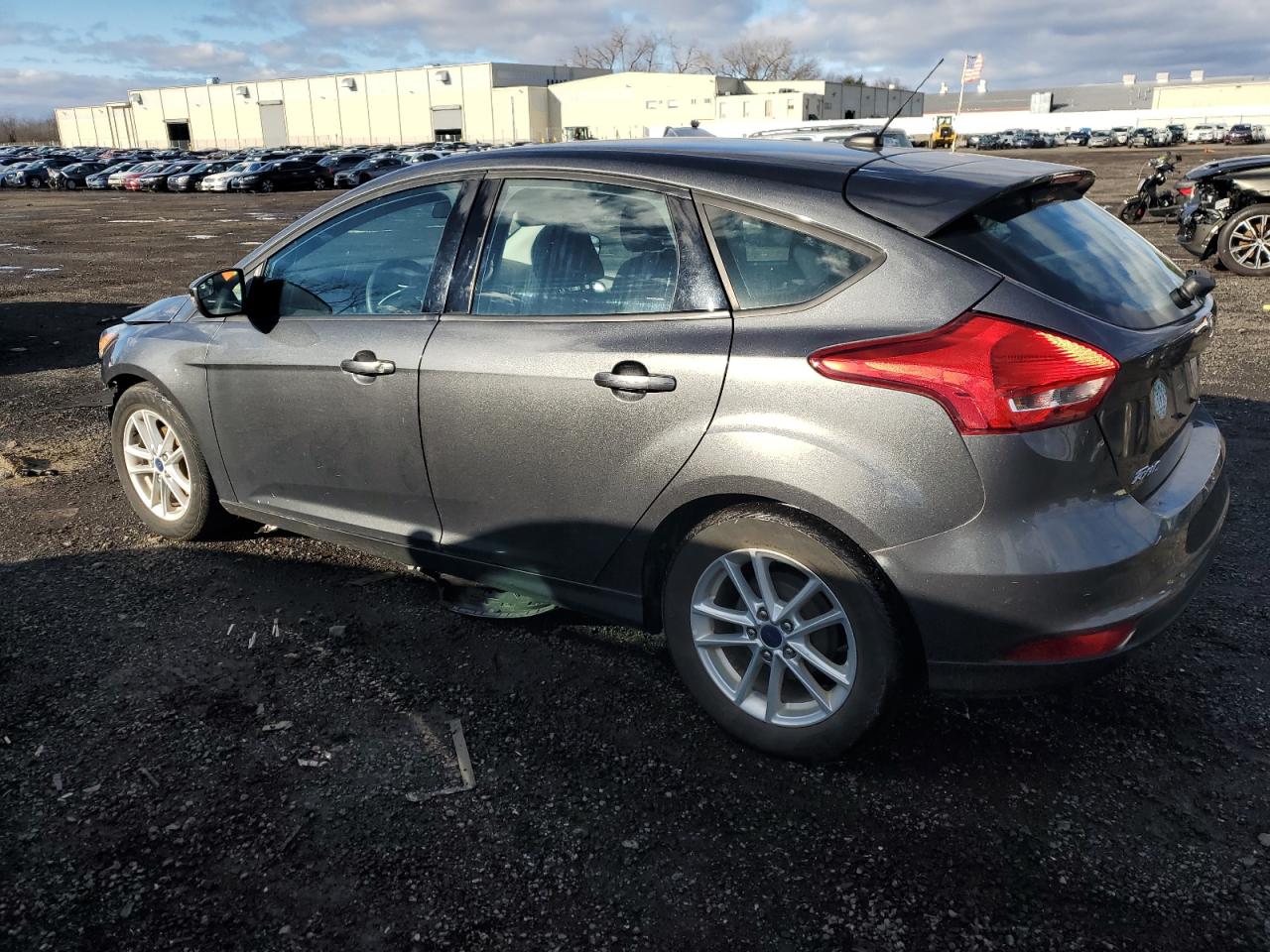 Obraz 2 z 2016 FORD FOCUS SE 2016 z VIN 1FADP3K25GL401068