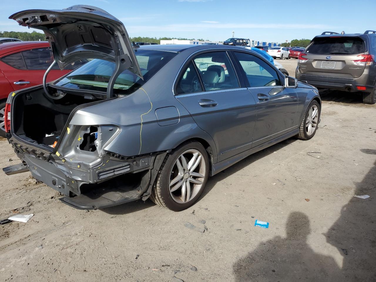 Image 3 of 2014 MERCEDES-BENZ C 250 2014 with VIN WDDGF4HBXEA937794