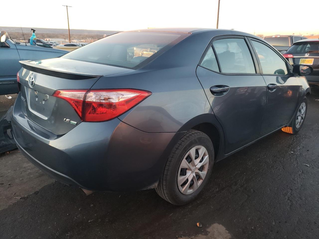 Изображение 3 2018 TOYOTA COROLLA LE 2018 с VIN 5YFBPRHE8JP800285