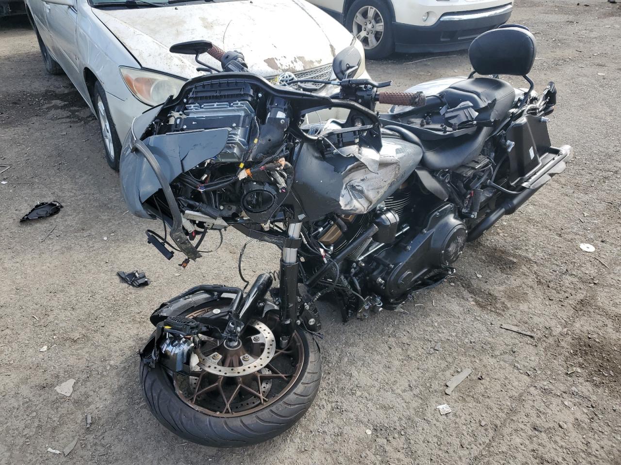 Obraz 2 z 2022 HARLEY-DAVIDSON FLTRXST  2022 z VIN 1HD1ACL14NB638267