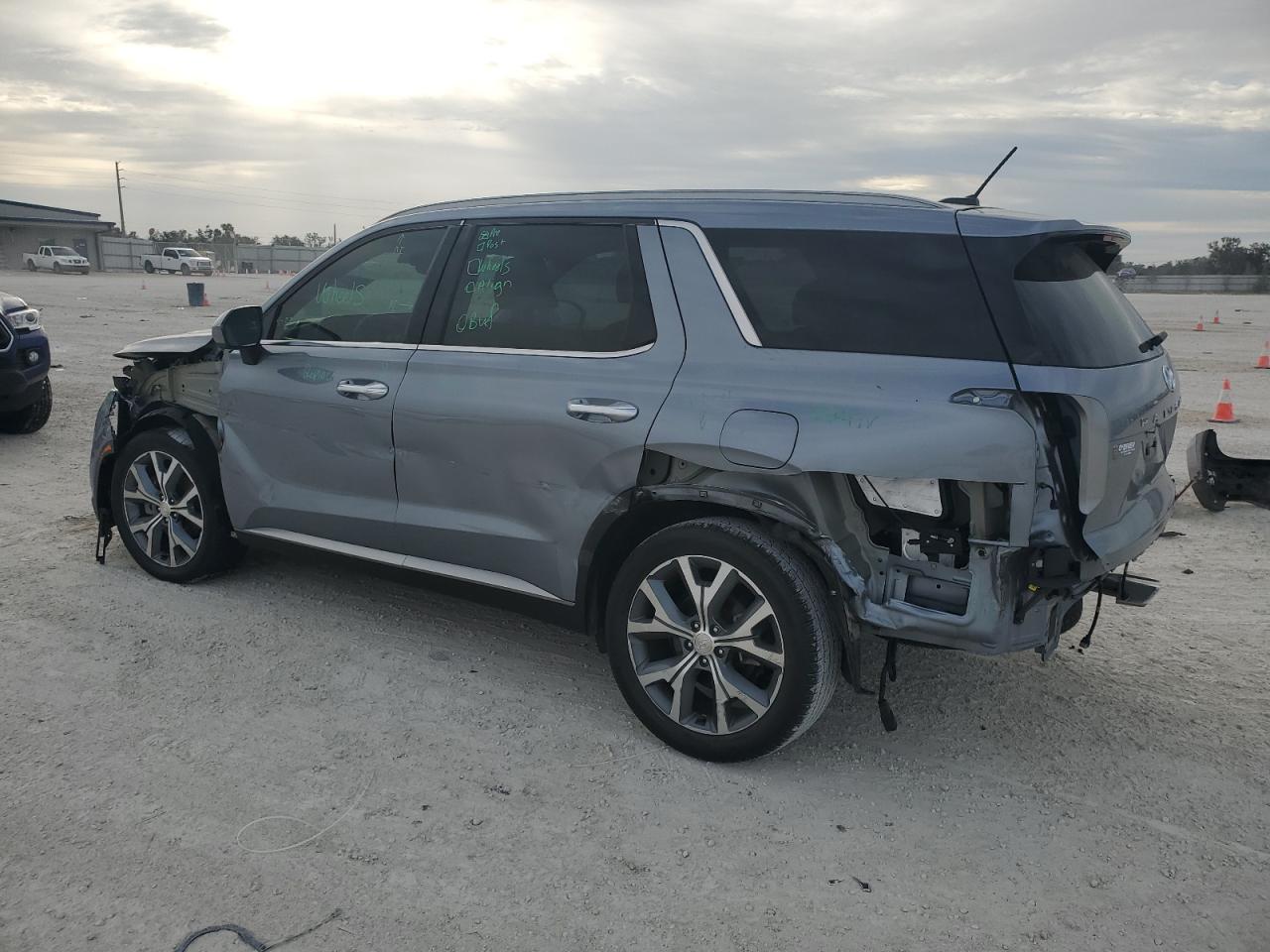 Image 2 of 2020 HYUNDAI PALISADE SEL 2020 with VIN KM8R44HE9LU063254