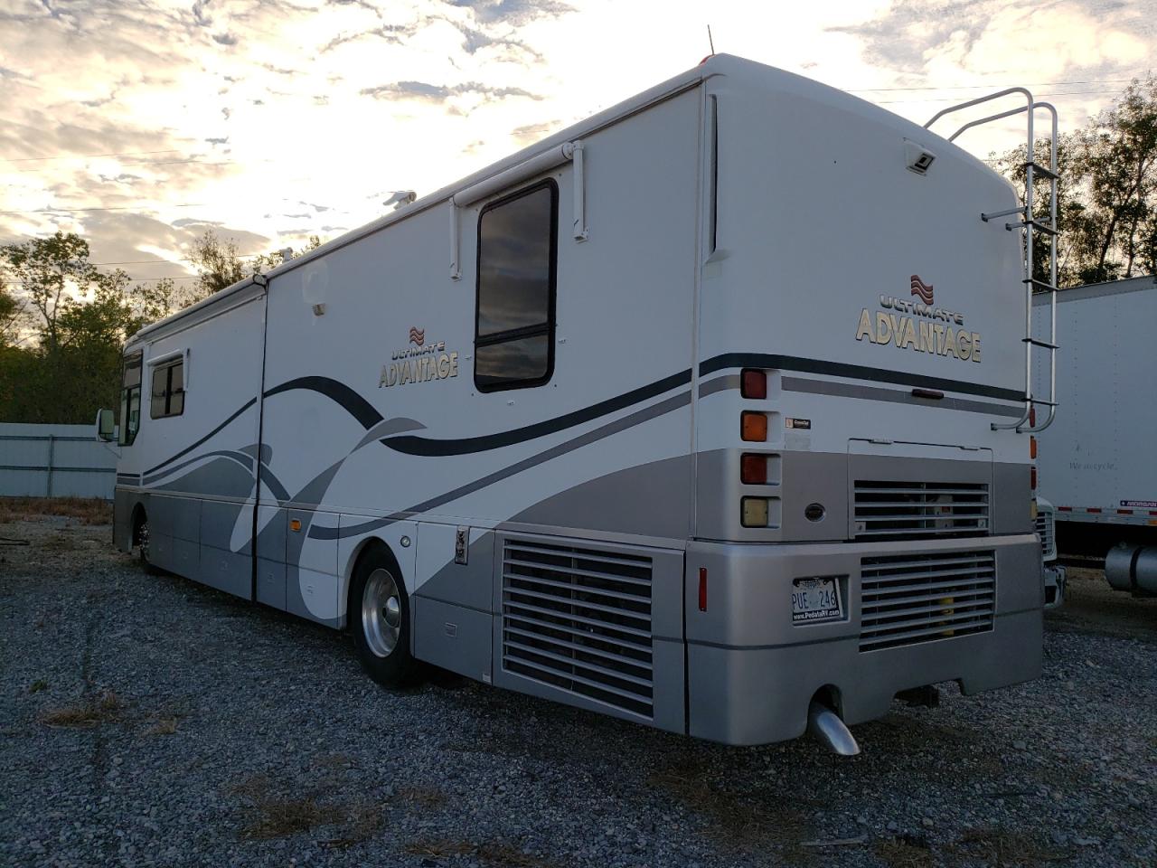 Image 3 of 2001 FREIGHTLINER CHASSIS X LINE MOTOR HOME 2001 with VIN 4UZAAHAK81CH70008