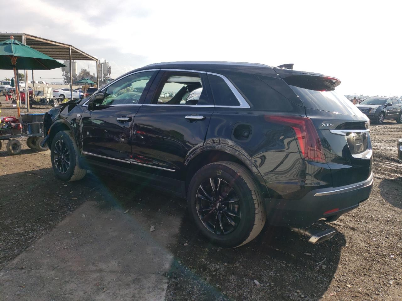 Image 2 of 2021 CADILLAC XT5 LUXURY 2021 with VIN 1GYKNAR44MZ117923