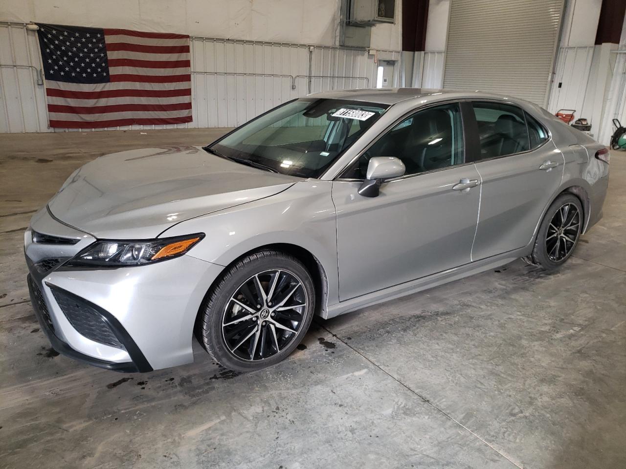 Obraz 1 z 2022 TOYOTA CAMRY SE 2022 z VIN 4T1G11AK6NU047529