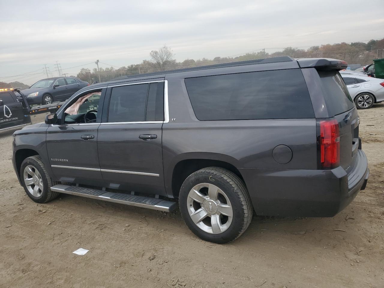 Obraz 2 z 2018 CHEVROLET SUBURBAN C1500 LT 2018 z VIN 1GNSCHKC8JR208699