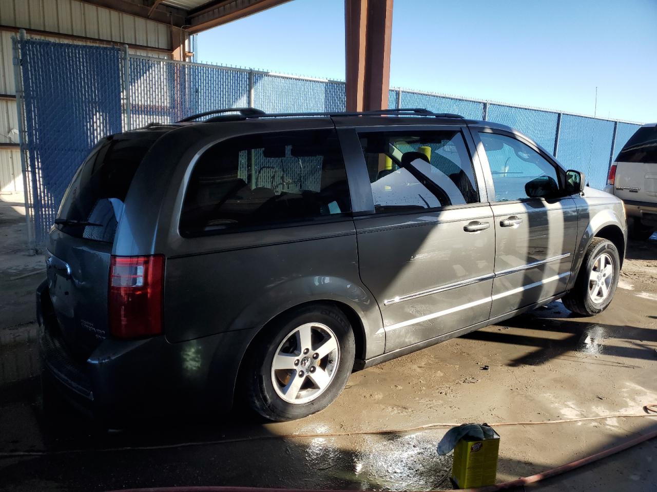 Image 3 of 2010 DODGE GRAND CARAVAN SXT 2010 with VIN 2D4RN5D18AR224023