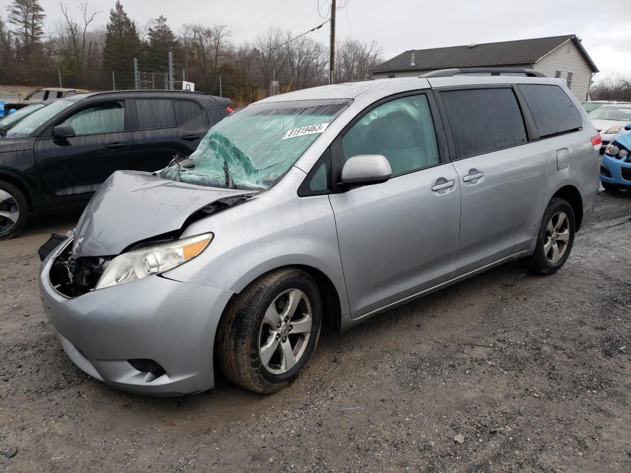 Изображение 1 2011 TOYOTA SIENNA LE 2011 с VIN 5TDKK3DC4BS153148