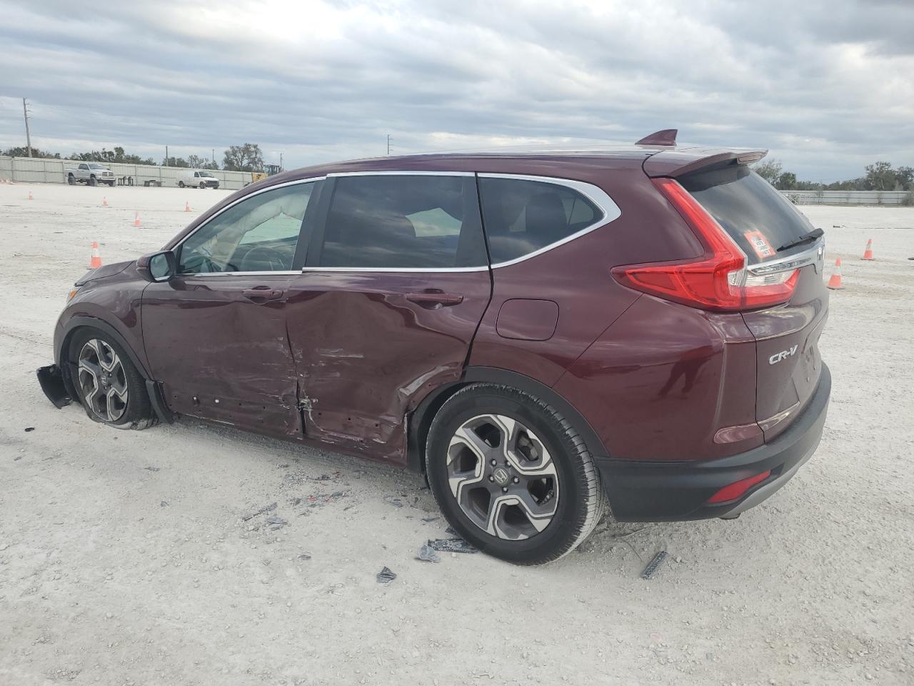Image 2 of 2018 HONDA CR-V EX 2018 with VIN 7FARW1H59JE021688