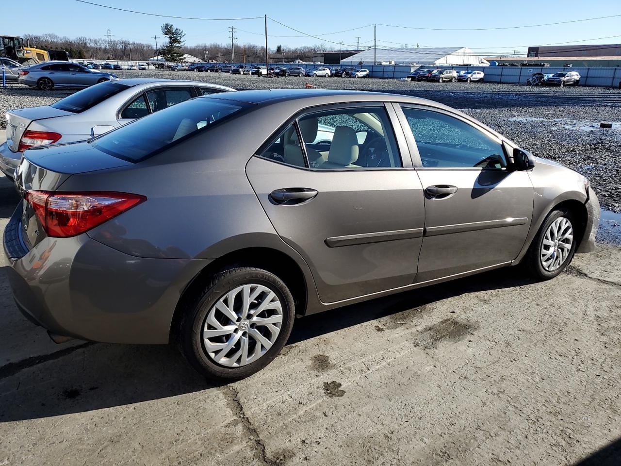 Изображение 3 2018 TOYOTA COROLLA L 2018 с VIN 2T1BURHE7JC121441