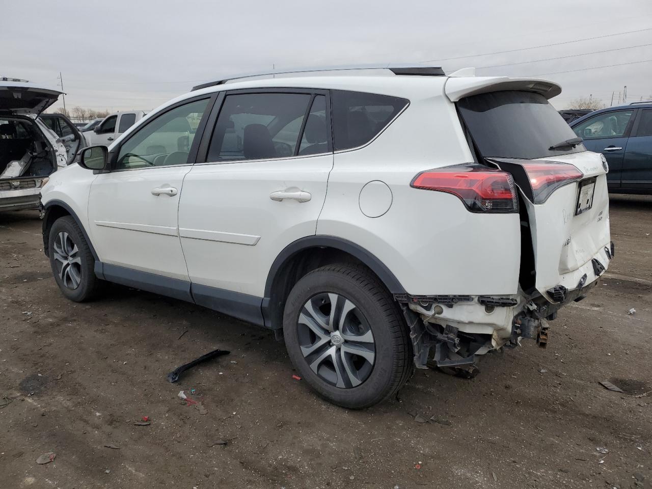 Изображение 2 2016 TOYOTA RAV4 LE 2016 с VIN JTMBFREV8GJ089174