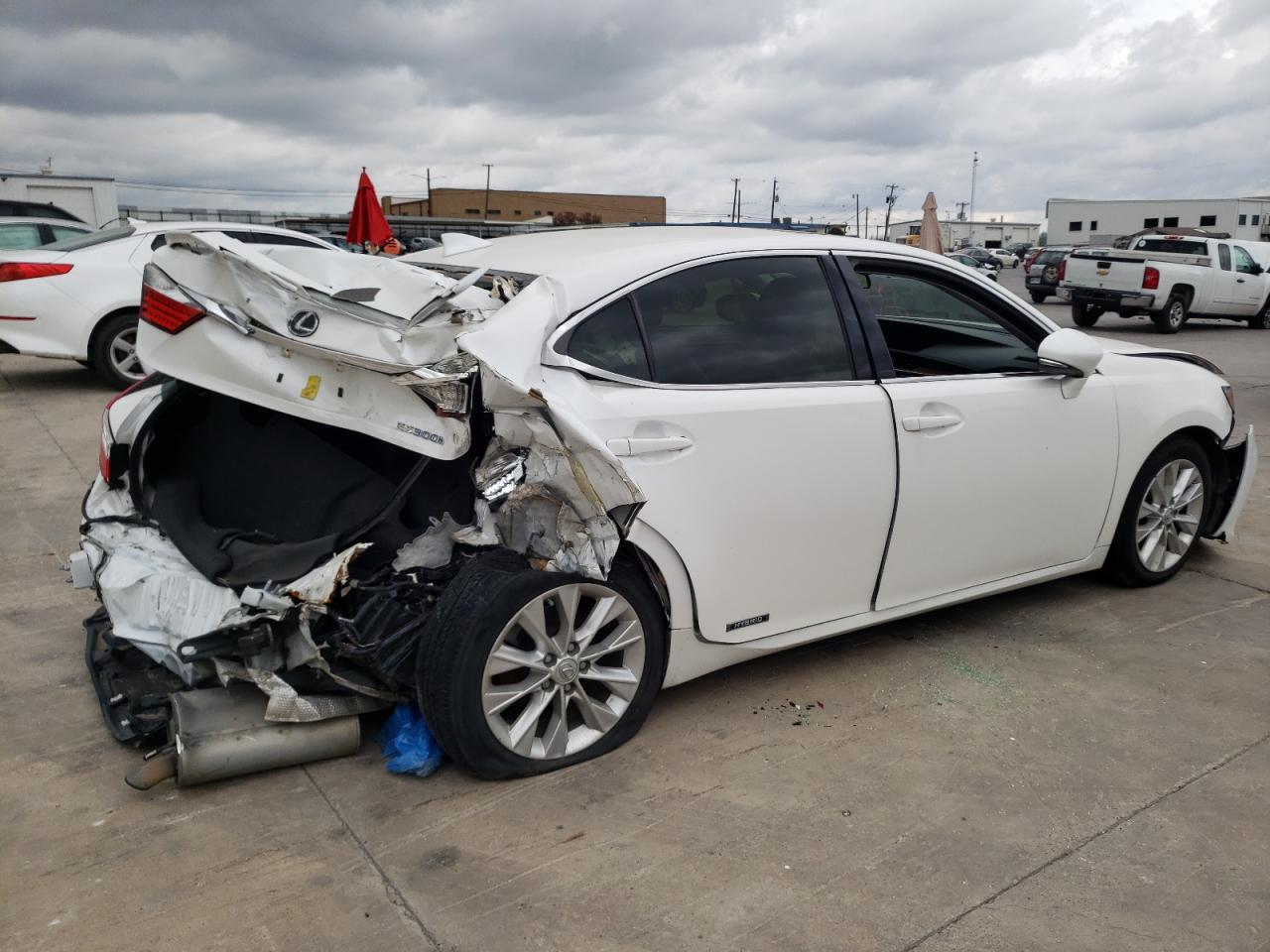 Image 3 of 2015 LEXUS ES 300H 2015 with VIN JTHBW1GG9F2083729