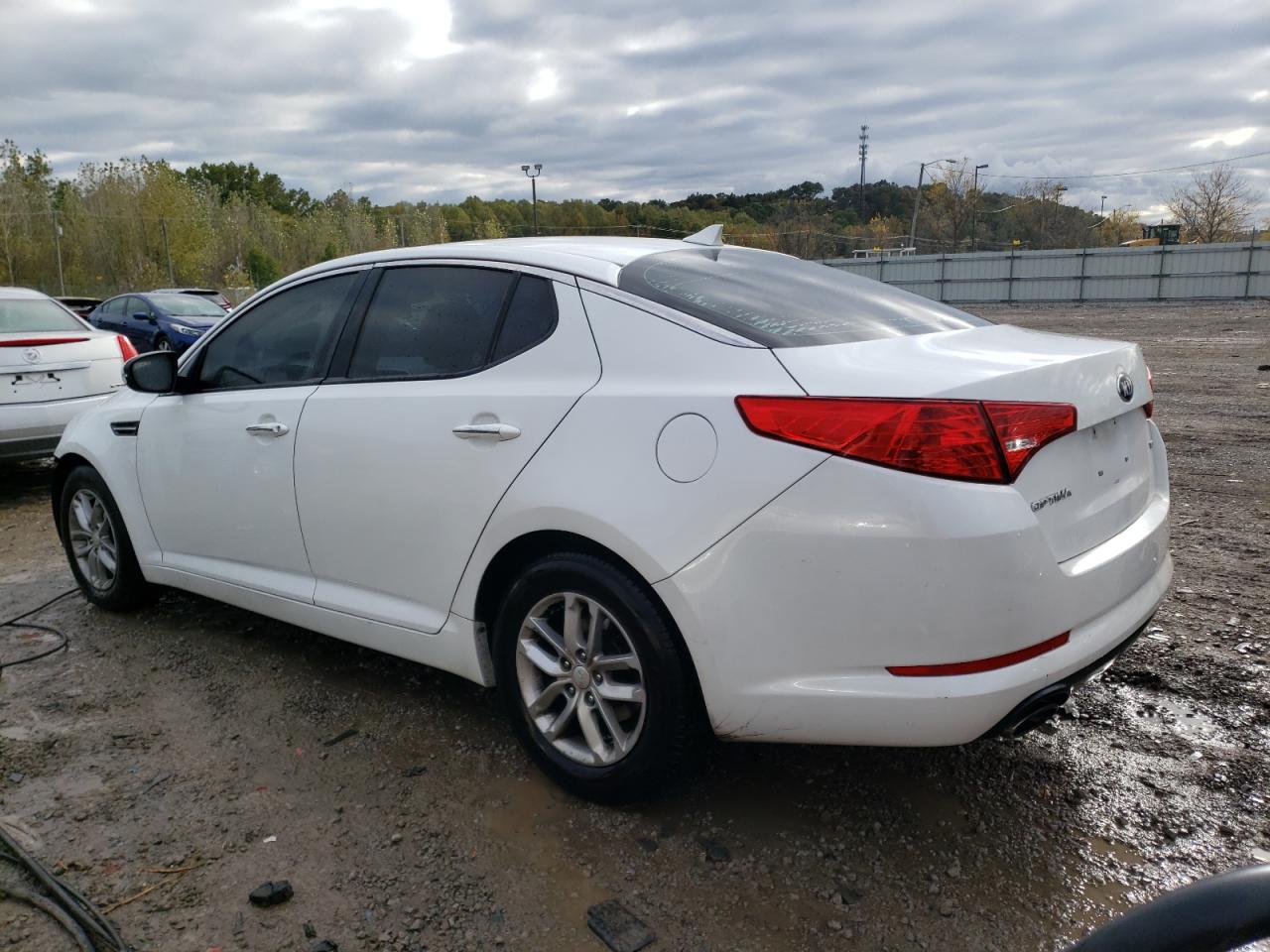 Изображение 2 Kia Optima Lx 2013 с VIN 5XXGM4A77DG145448