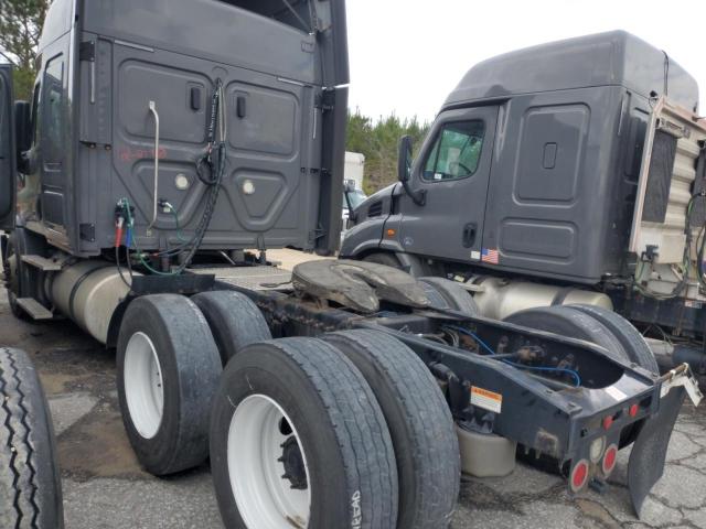 Image 3 of 2018 FREIGHTLINER CASCADIA 113  2018 with VIN 3AKJGHDV4JSJV6365