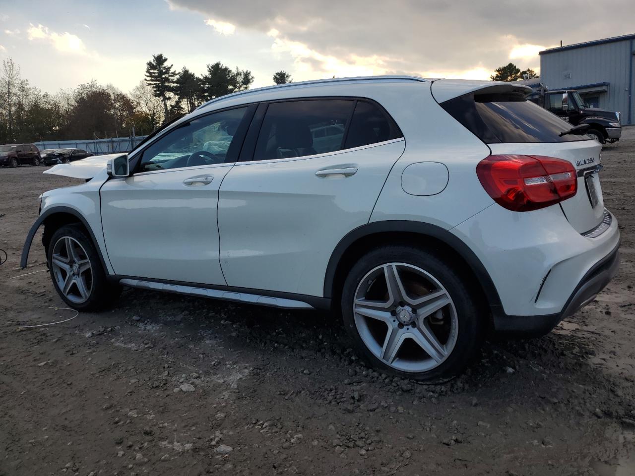 Изображение 2 2017 MERCEDES-BENZ GLA 250 4MATIC 2017 с VIN WDCTG4GB7HJ349700