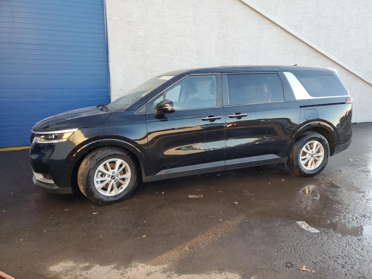 Image 1 of 2023 KIA CARNIVAL LX 2023 with VIN KNDNB4H31P6280637