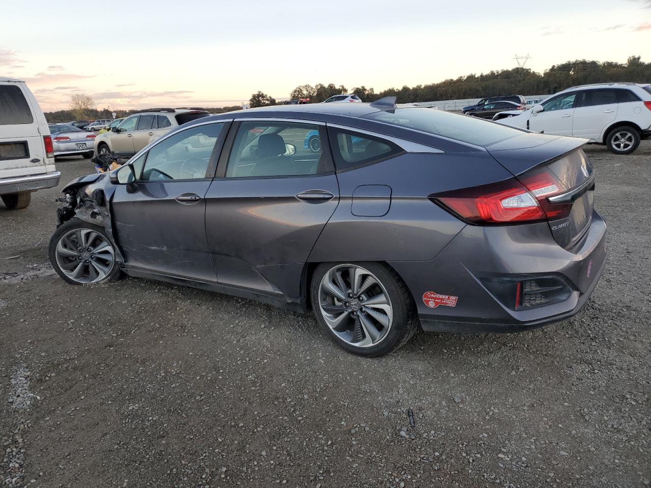 Obraz 2 z 2018 HONDA CLARITY  2018 z VIN JHMZC5F11JC013768