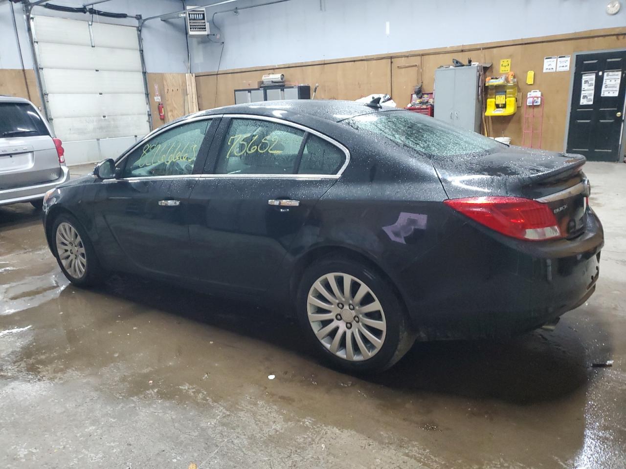 Image 2 of 2013 BUICK REGAL PREMIUM 2013 with VIN 2G4GS5EV8D9250510