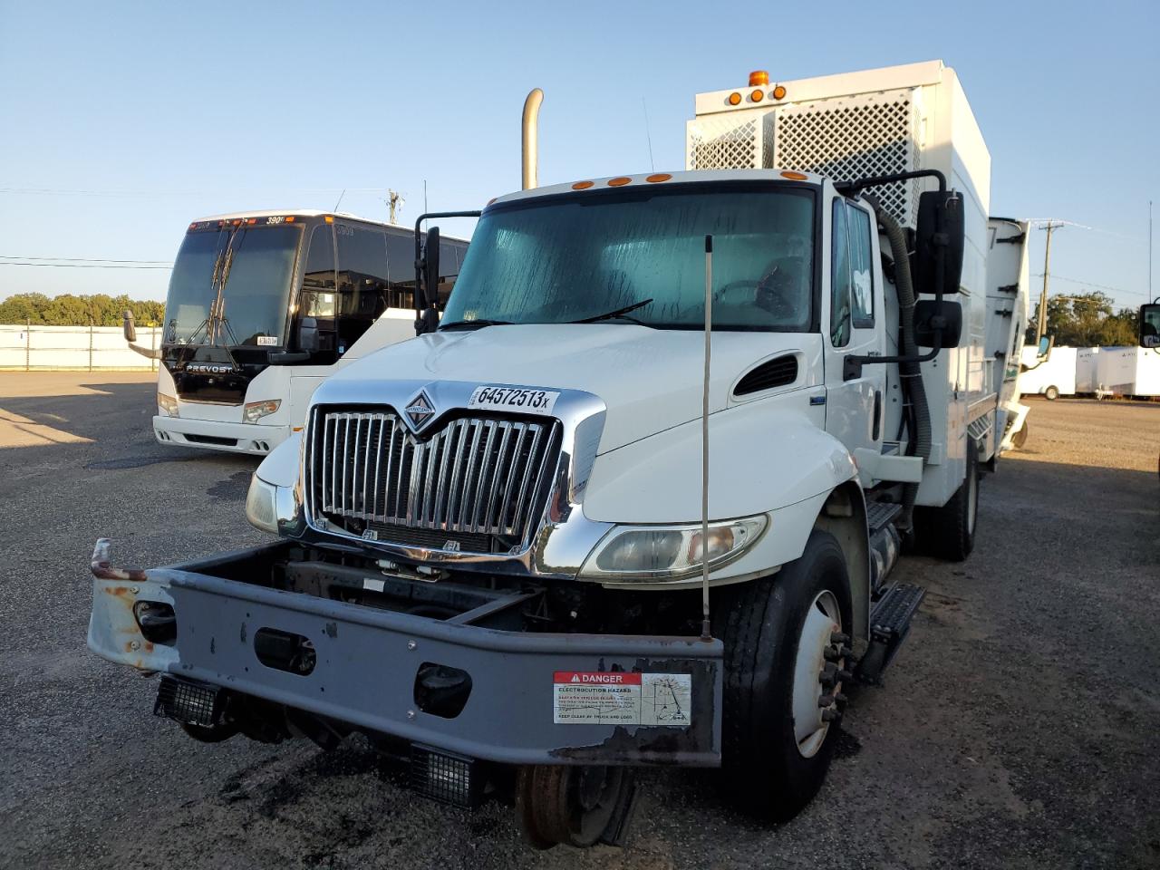 Image 2 of 2009 INTERNATIONAL 4000 4300 2009 with VIN 1HTMMAANX9H160555