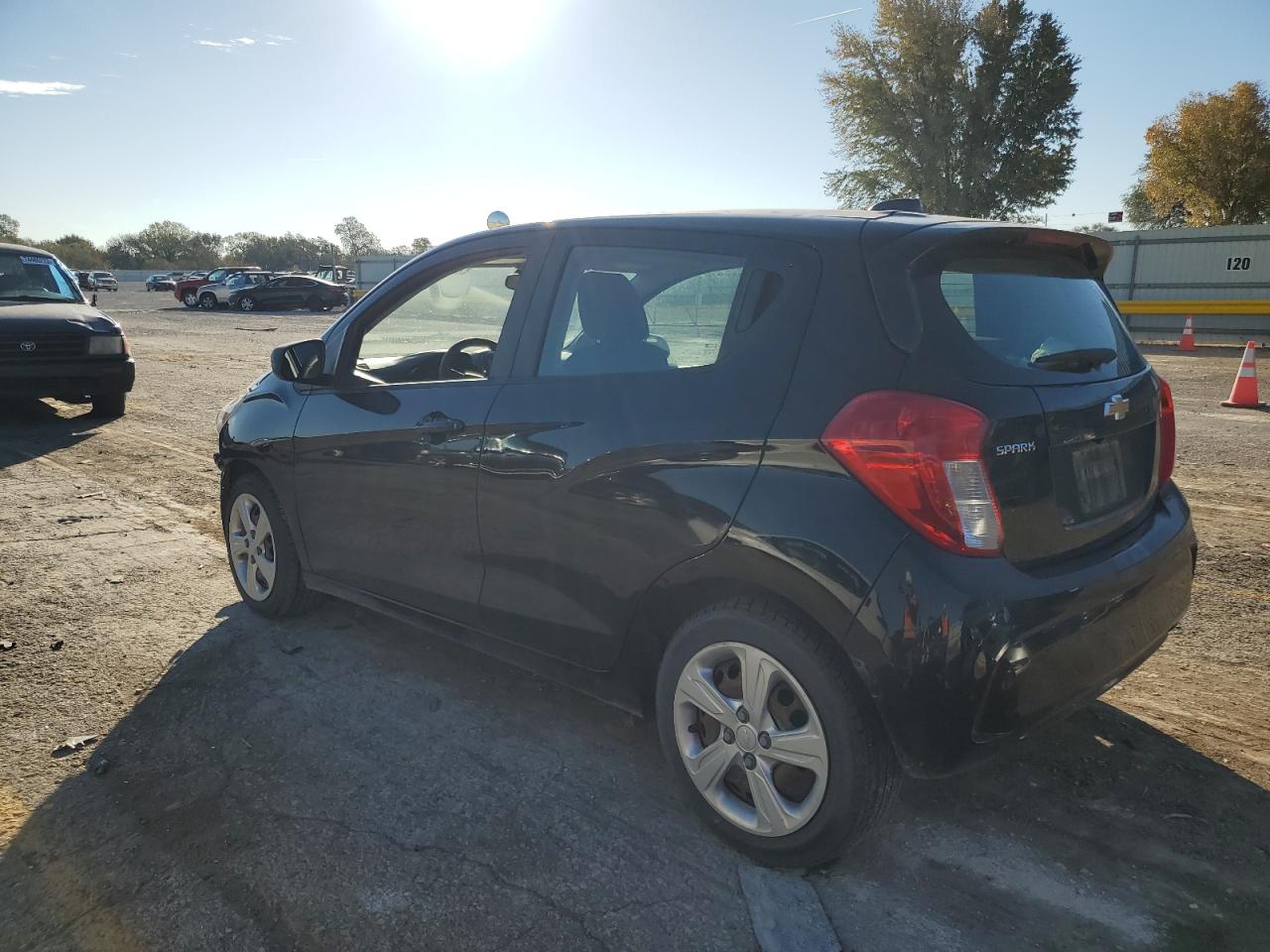 Image 2 of 2019 CHEVROLET SPARK LS 2019 with VIN KL8CB6SA3KC778240