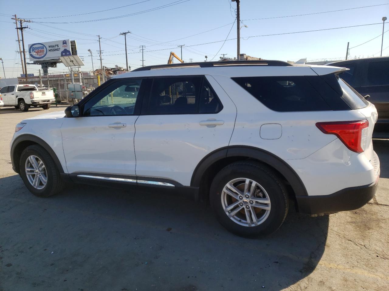 Image 2 of 2020 FORD EXPLORER XLT 2020 with VIN 1FMSK7DH4LGB64399