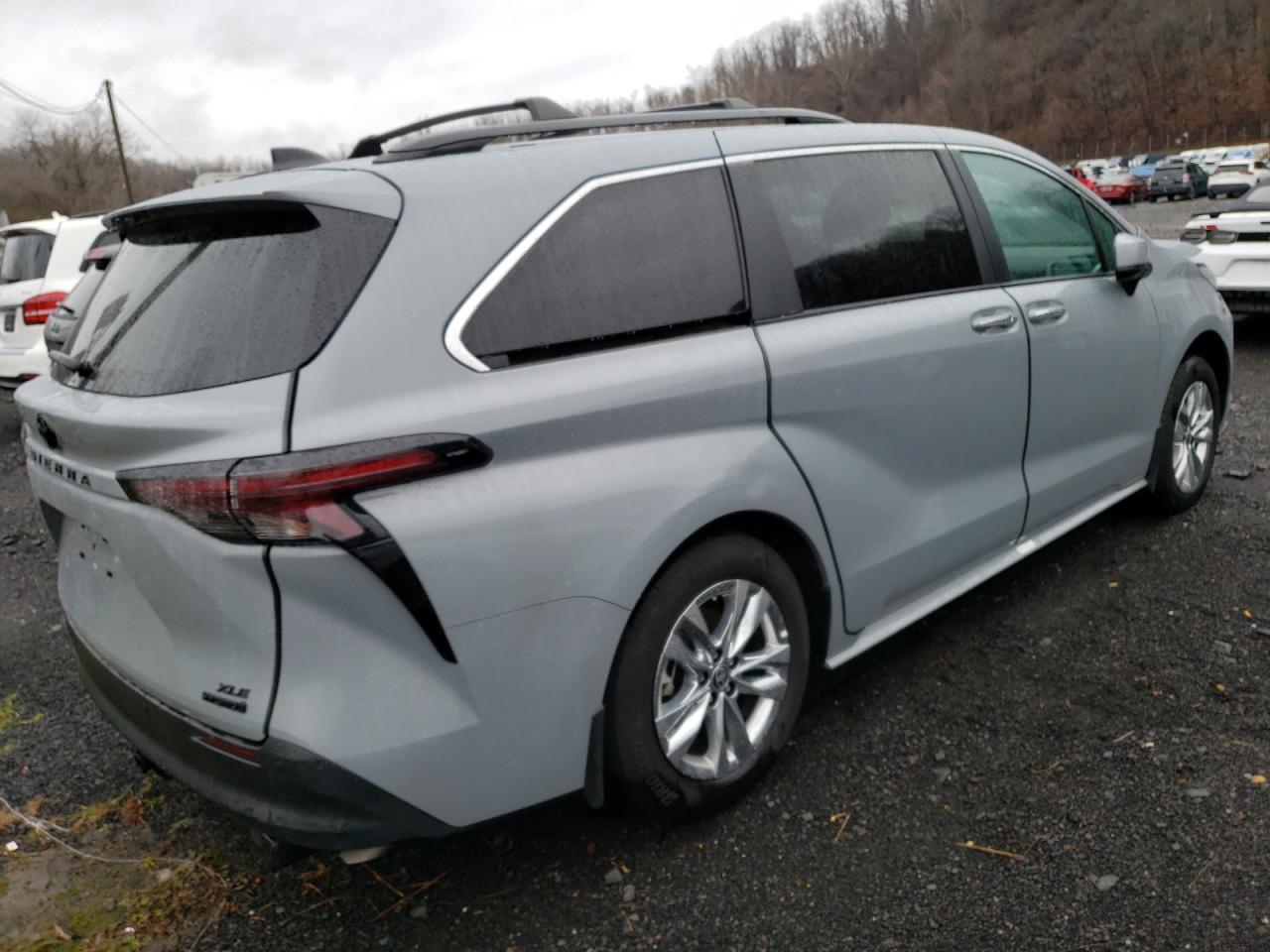 Image 3 of 2023 TOYOTA SIENNA XSE 2023 with VIN 5TDCSKFC8PS085651