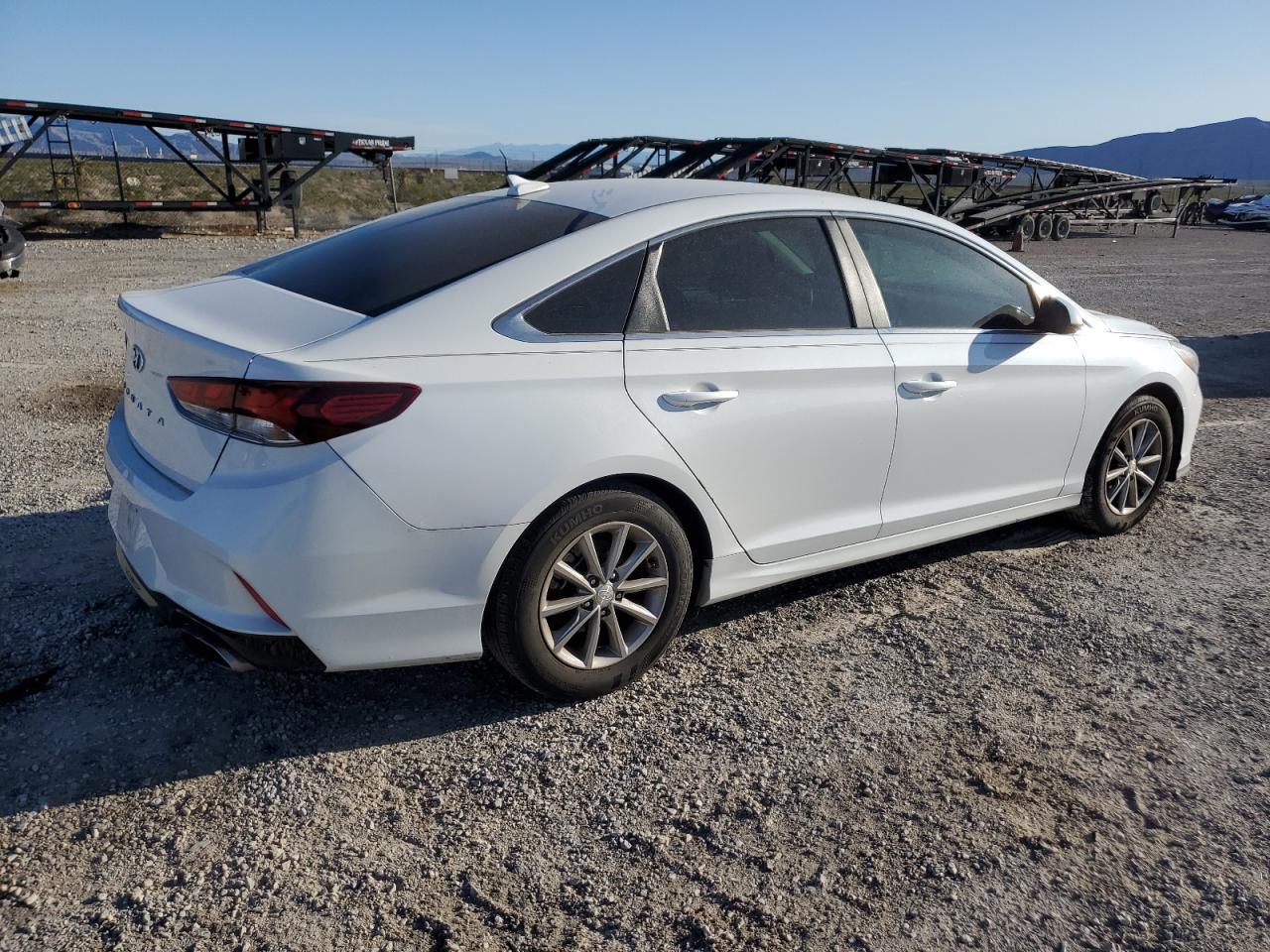 Obraz 3 z 2018 HYUNDAI SONATA SE 2018 z VIN 5NPE24AF4JH699244