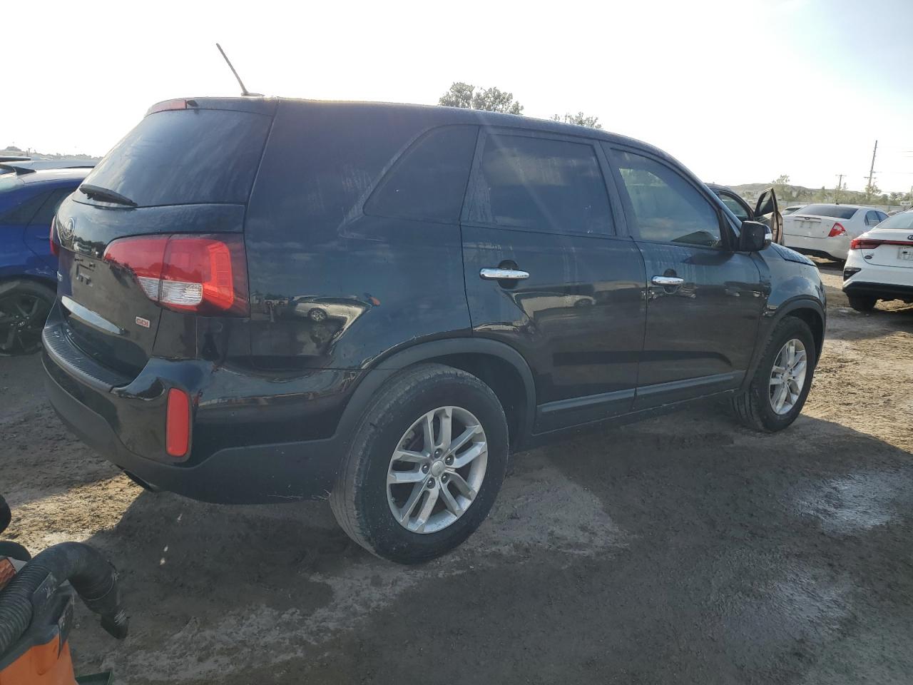 Obraz 3 z 2015 KIA SORENTO LX 2015 z VIN 5XYKT3A60FG604056