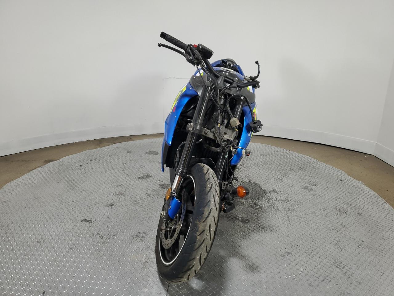 Image 2 of 2020 SUZUKI GSX-S1000 Z 2020 with VIN JS1GT7AB4L7100056