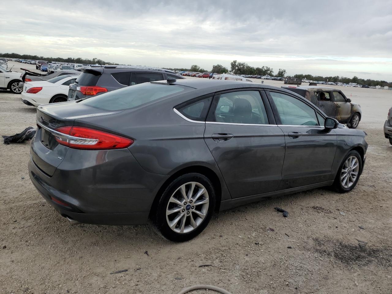 Image 3 of 2017 FORD FUSION SE 2017 with VIN 3FA6P0H70HR412346