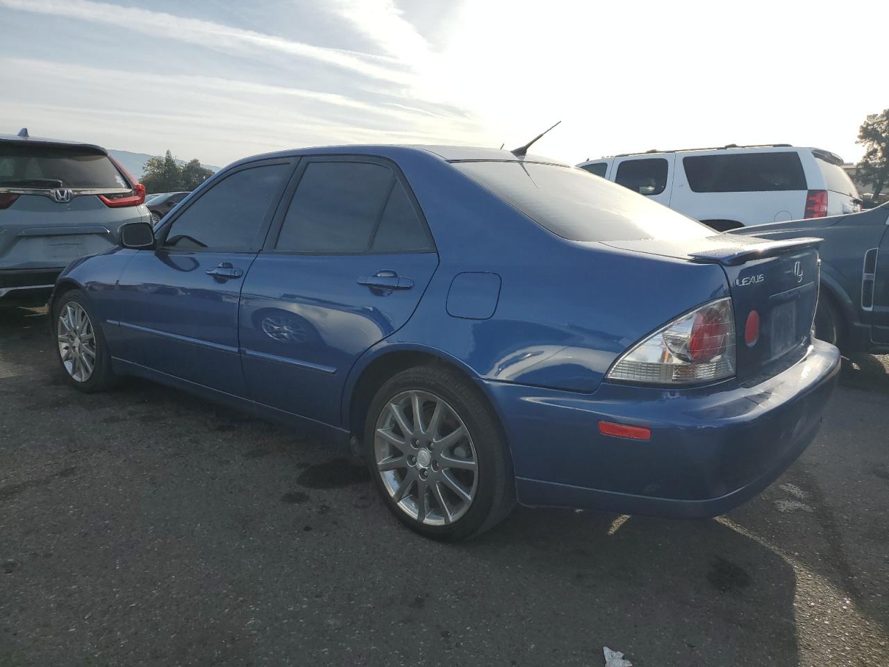 Изображение 2 2003 LEXUS IS 300 2003 с VIN JTHBD192230078029