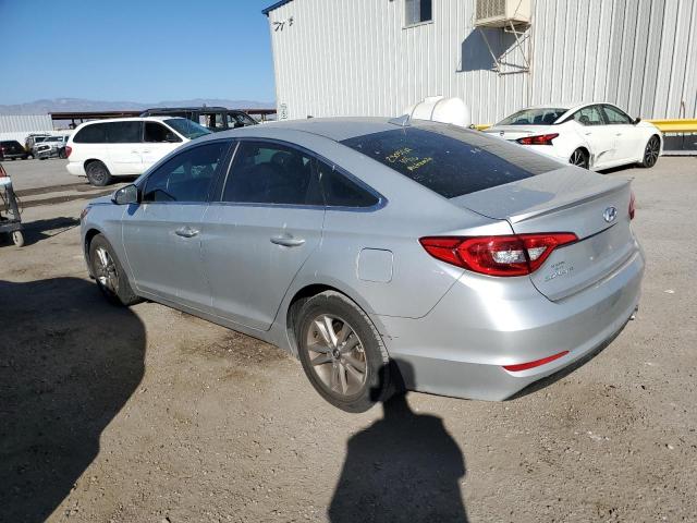 Obraz 2 z 2015 HYUNDAI SONATA SE 2015 z VIN 5NPE24AF0FH203833