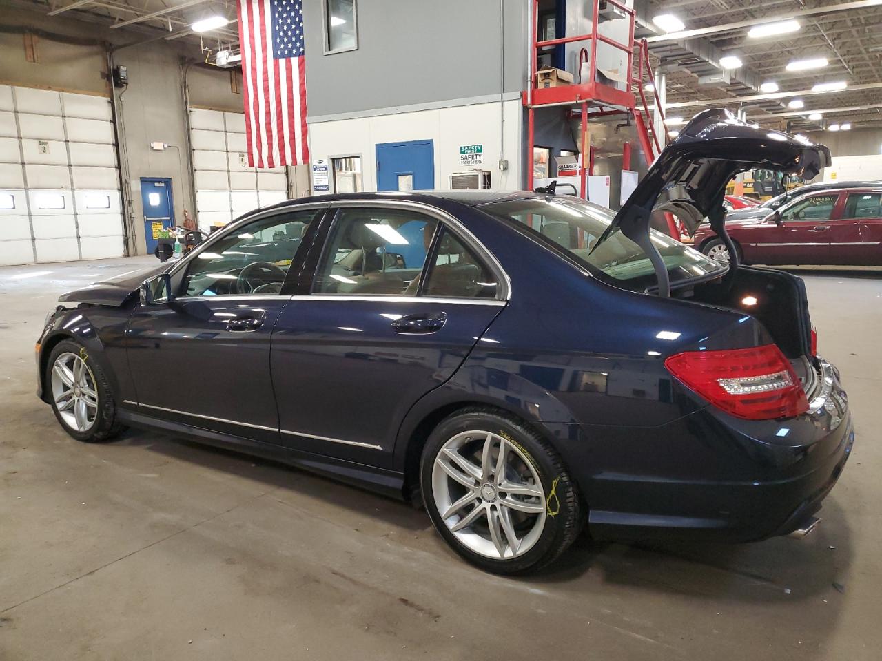 Obraz 2 z 2014 MERCEDES-BENZ C 300 4MATIC 2014 z VIN WDDGF8AB9ER321054