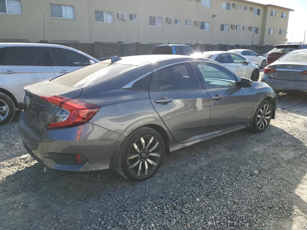 Изображение 3 2018 HONDA CIVIC EX 2018 с VIN 2HGFC2F73JH524646