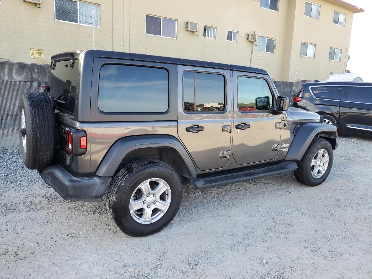 Изображение 3 2019 JEEP WRANGLER UNLIMITED SPORT 2019 с VIN 1C4HJXDN0KW595401