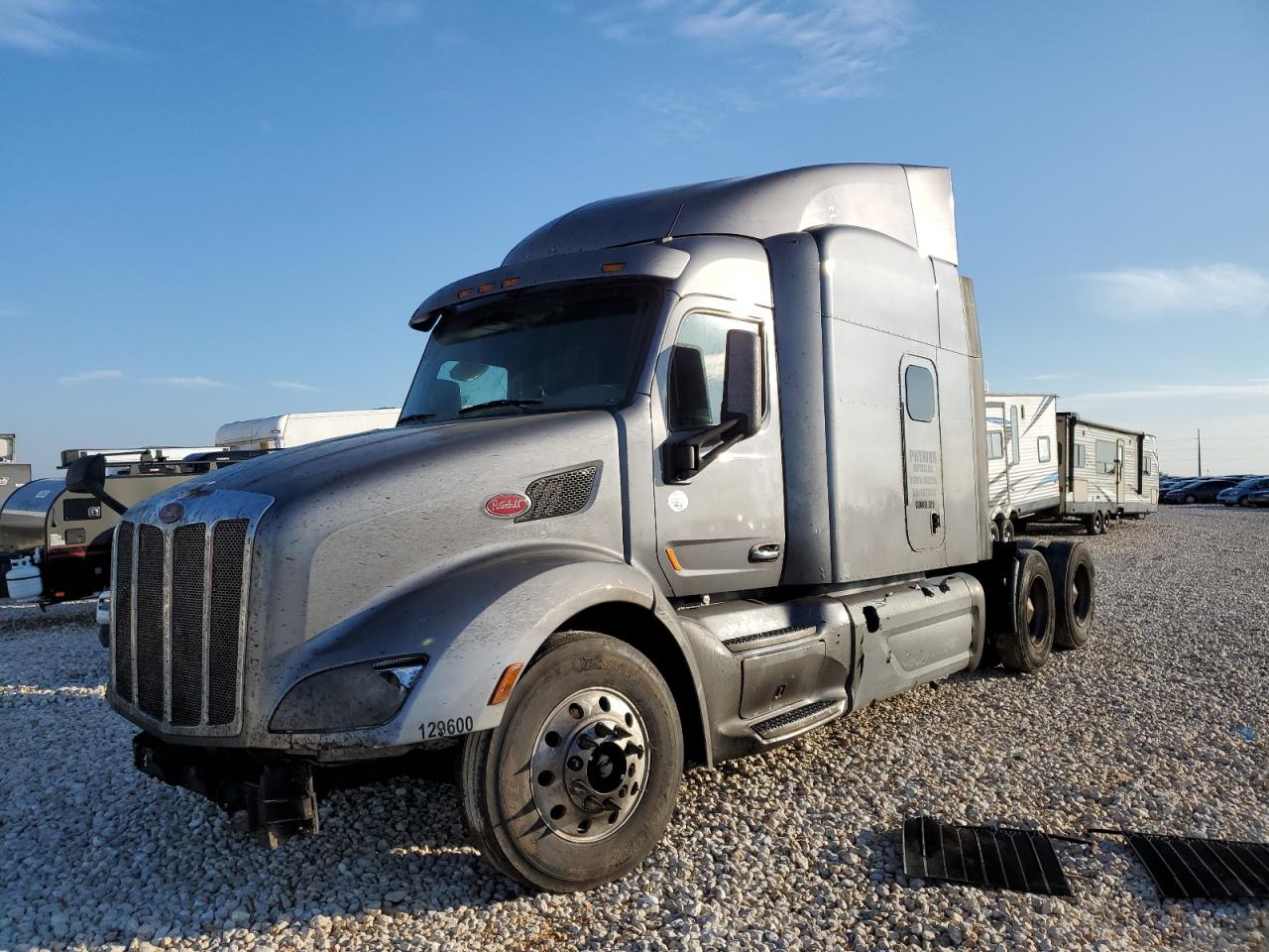 Obraz 2 z 2016 PETERBILT 579  2016 z VIN 1XPBD49X4GD370745