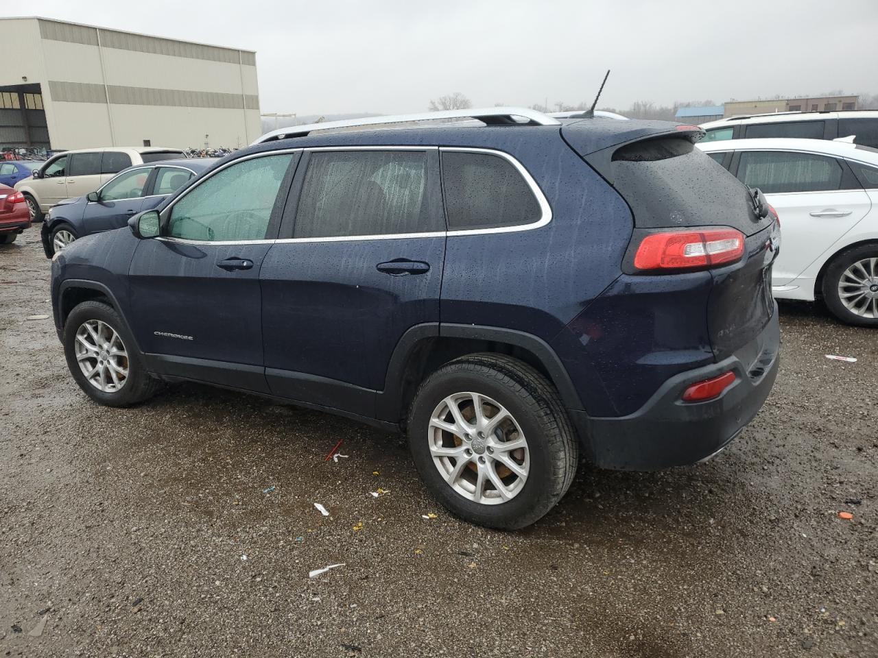 Obraz 2 z 2015 JEEP CHEROKEE LATITUDE 2015 z VIN 1C4PJMCS5FW619392