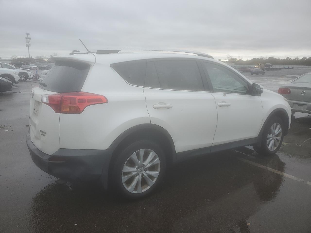 Image 3 of 2013 TOYOTA RAV4 LIMITED 2013 with VIN 2T3DFREV6DW097859