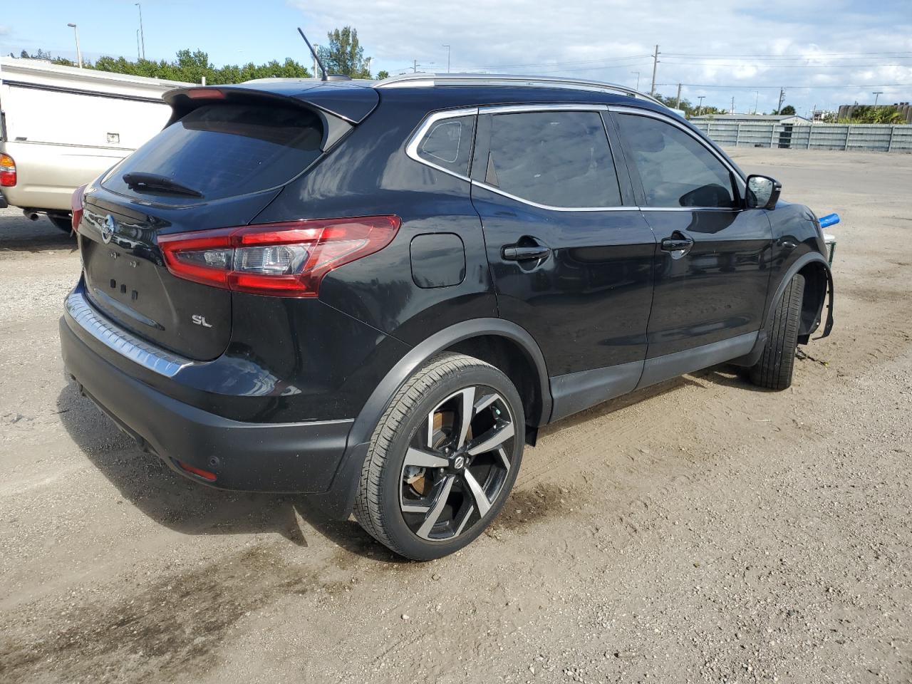 Obraz 3 z 2020 NISSAN ROGUE SPORT S 2020 z VIN JN1BJ1CV8LW268768