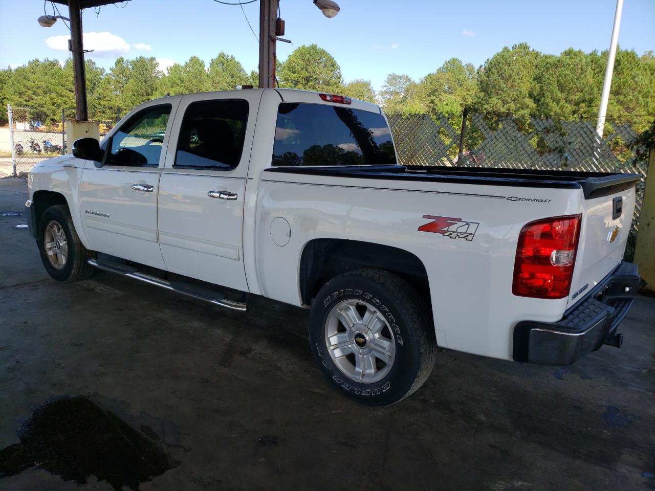 Image 2 of 2013 CHEVROLET SILVERADO K1500 LT 2013 with VIN 3GCPKSE78DG331937