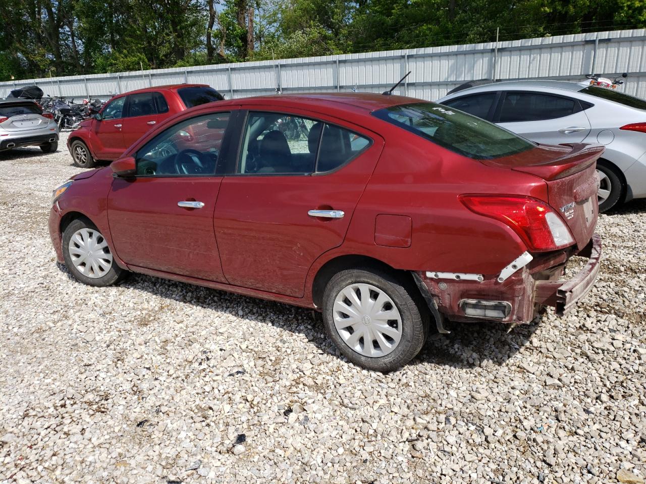 Obraz 2 z 2019 NISSAN VERSA S 2019 z VIN 3N1CN7AP1KL850425