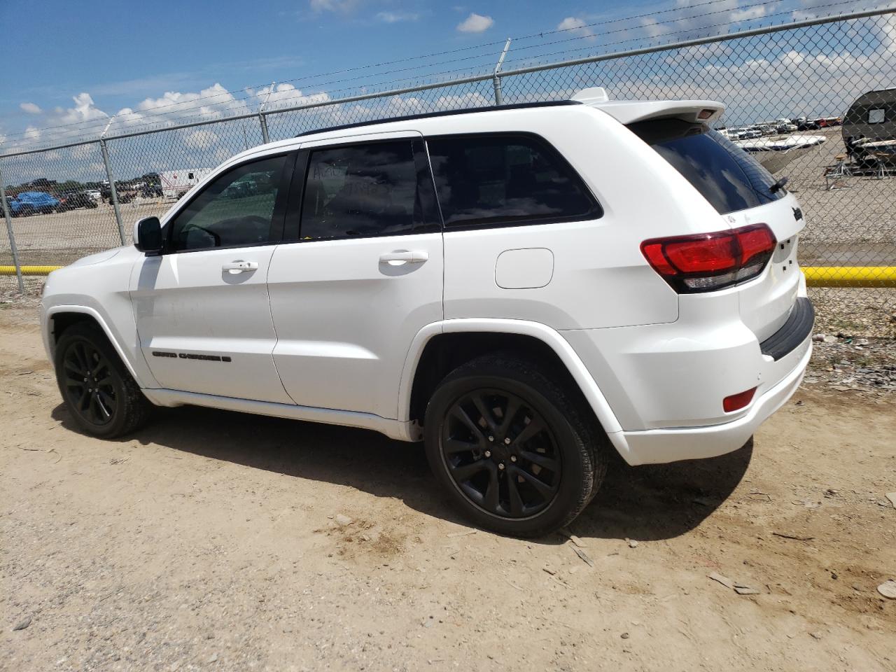Obraz 2 z 2022 JEEP GRAND CHEROKEE LAREDO E 2022 z VIN 1C4RJEAG8NC128120