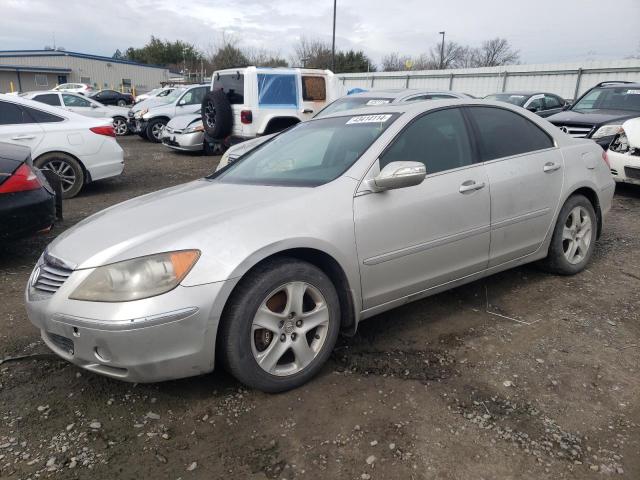 Image 1 of 2005 ACURA RL  2005 with VIN JH4KB16565C010743