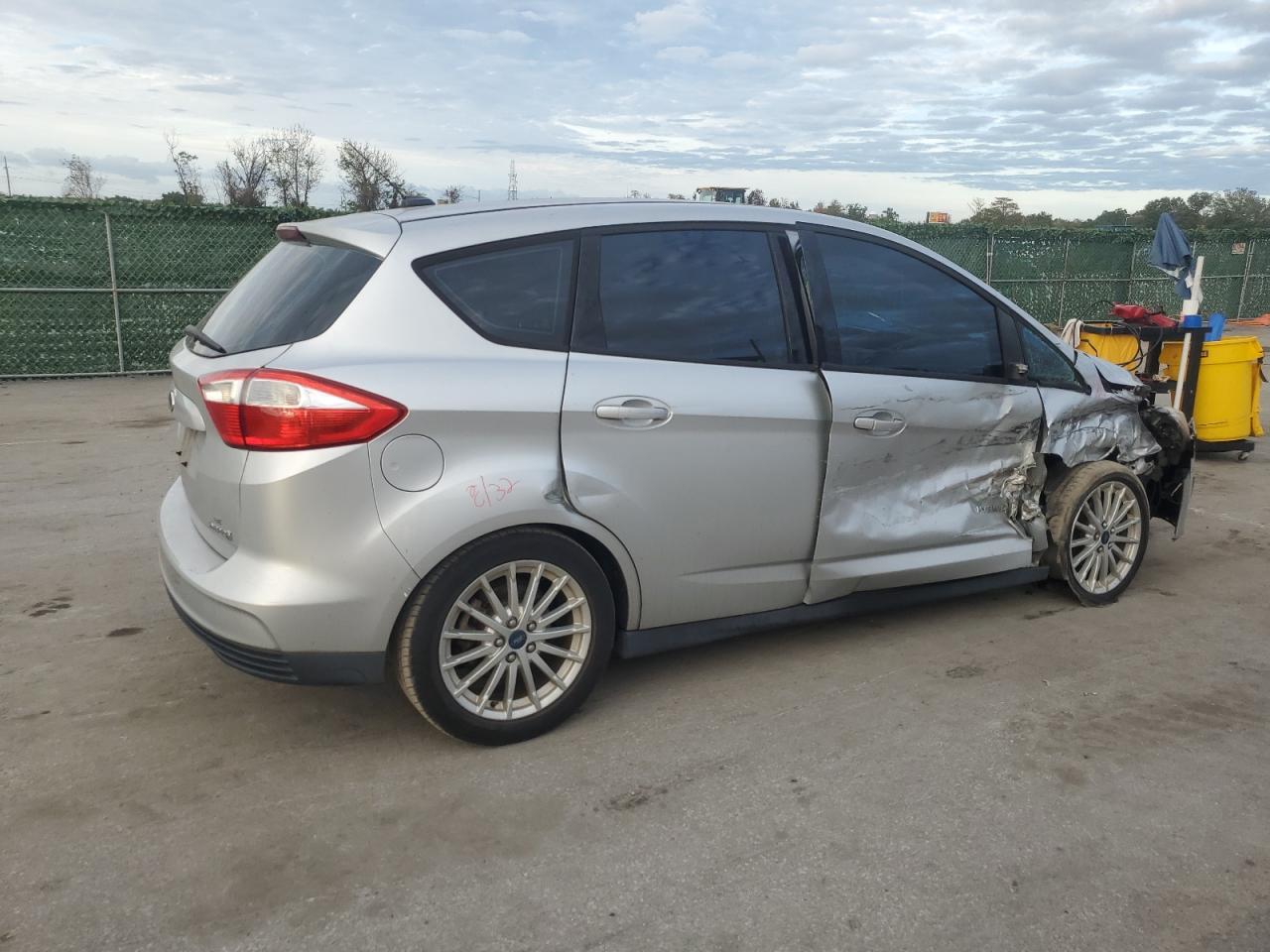 Image 3 of 2013 FORD C-MAX SE 2013 with VIN 1FADP5AU8DL521635