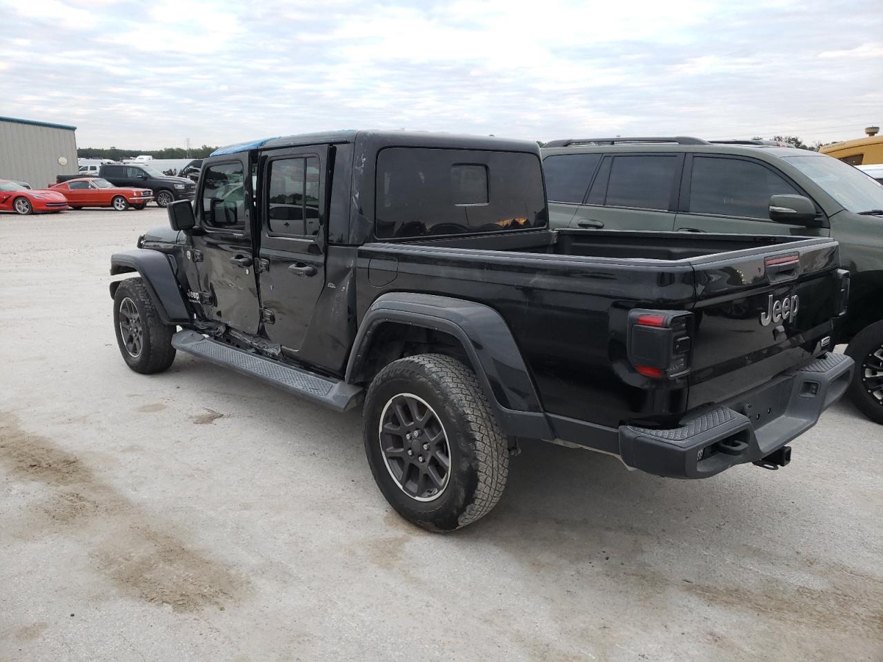 Obraz 2 z Jeep Gladiator Overland 2022 z VIN 1C6HJTFG8NL106828