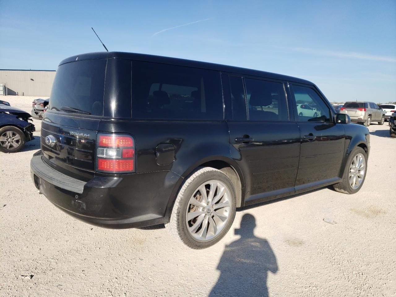 Image 3 of 2011 FORD FLEX LIMITED 2011 with VIN 2FMGK5DC9BBD27181