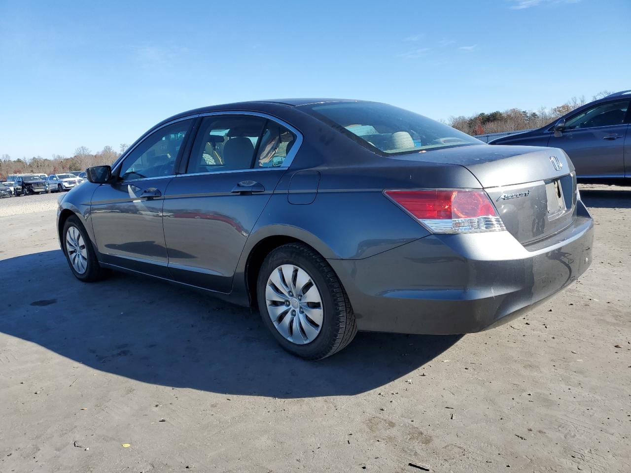 Изображение 2 2010 HONDA ACCORD LX 2010 с VIN 1HGCP2F33AA197717