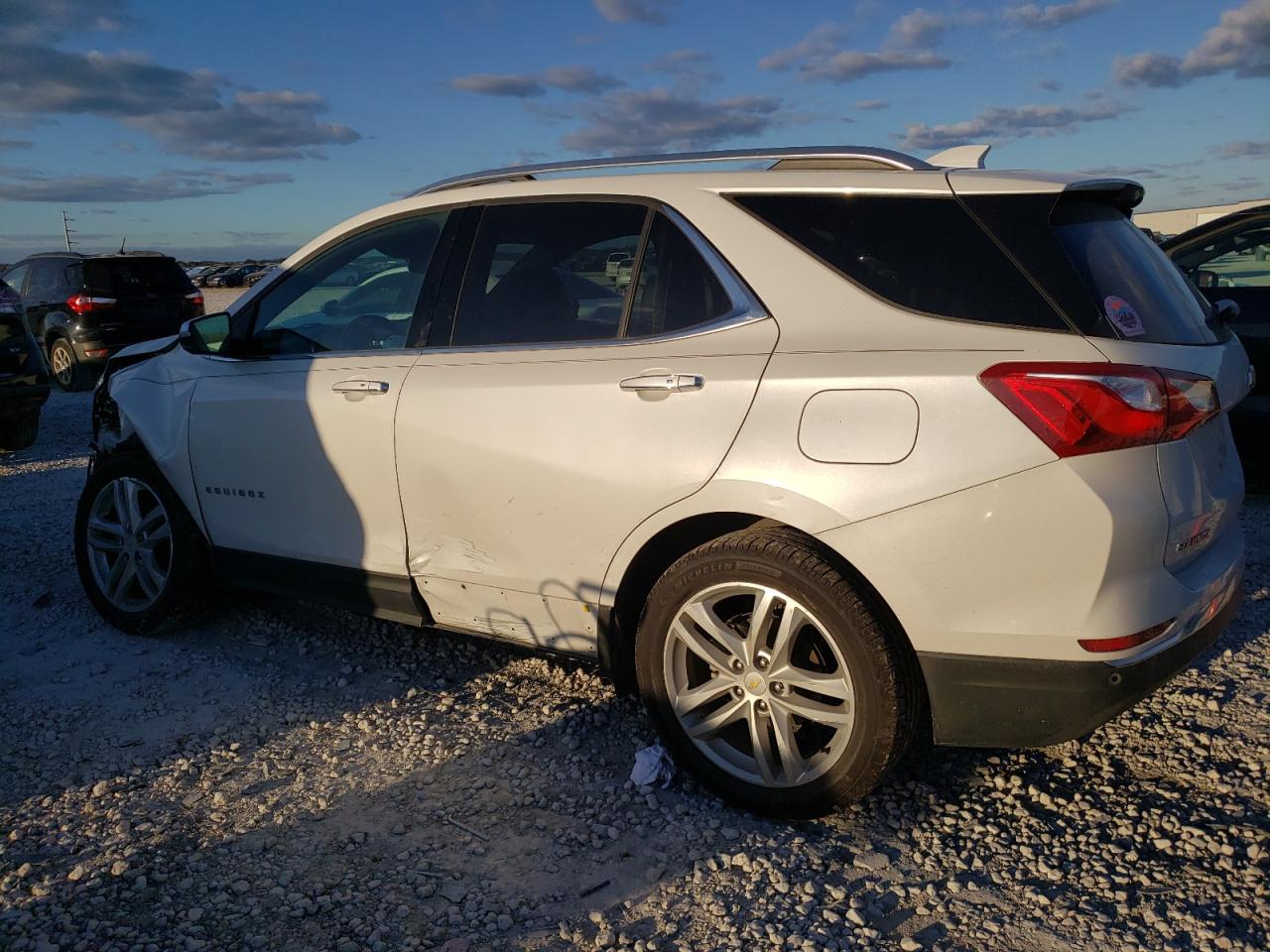 Изображение 2 2019 CHEVROLET EQUINOX PREMIER 2019 с VIN 2GNAXNEV0K6119377