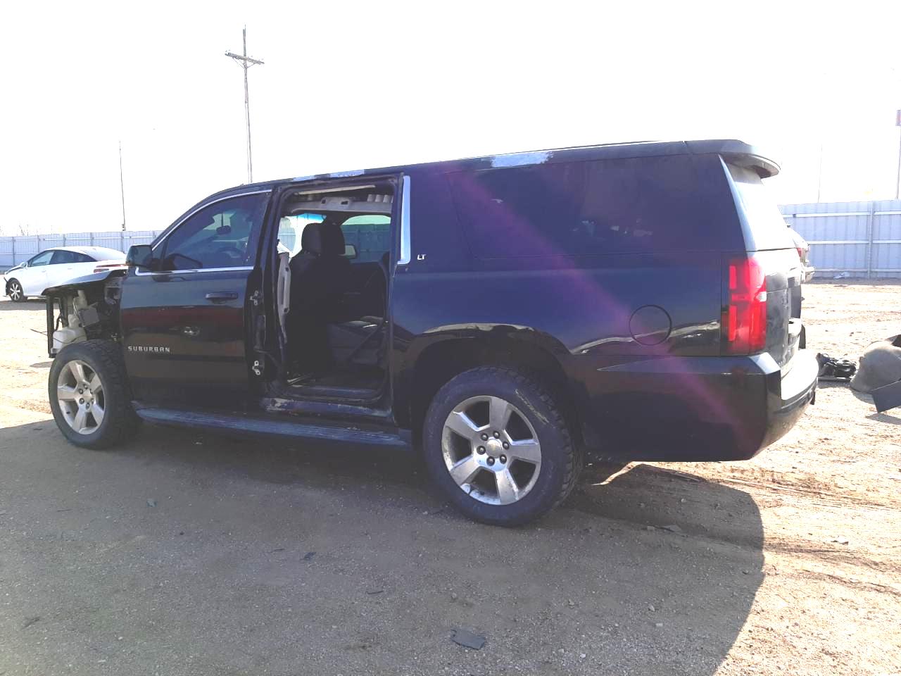 Image 2 of 2015 CHEVROLET SUBURBAN K1500 LT 2015 with VIN 1GNSKJKC8FR239680
