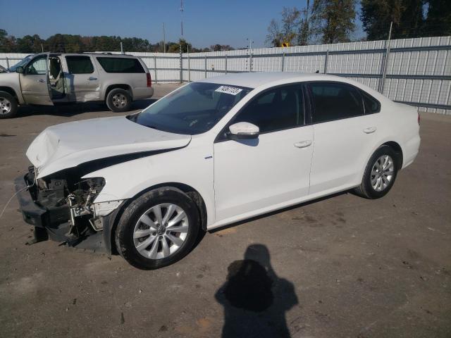 Image 1 of 2014 VOLKSWAGEN PASSAT S 2014 with VIN 1VWAP7A39EC011437