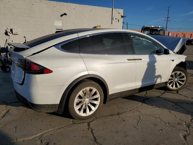 Obraz 3 z 2020 TESLA MODEL X  2020 z VIN 5YJXCBE21LF238246